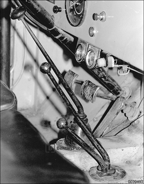 Fig. 10-24. Mechanical clutch linkage
requires regular inspection for wear and
excessive play. Models with through-the-floor
pedals have the advantage of chassis
mounted linkage. This reduces the
tendency to flex, distort and bind.
Excerpted image from Jeep Owner